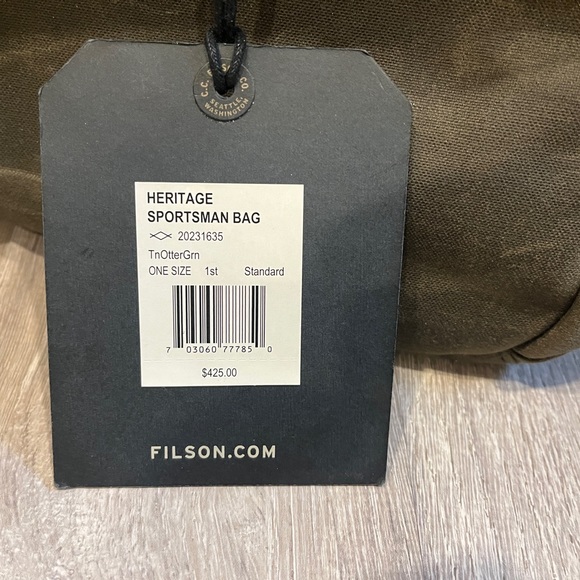 Filson Heritage Sportsman Bag - Men's Two-Tone Duffel Bag - Brown and Green - Picture 6 of 6